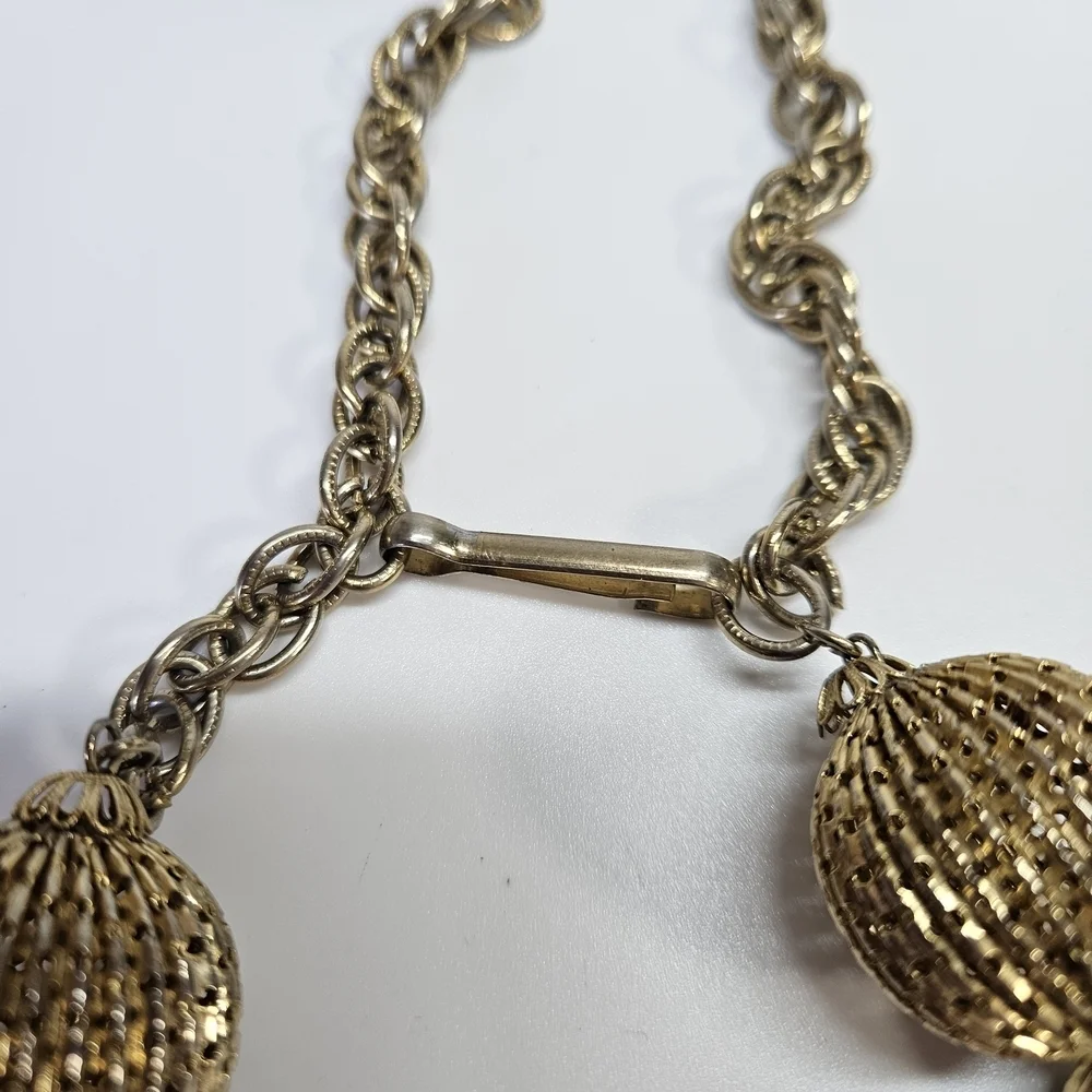 VINTAGE Gold Tone Metal Chain Ball Tassel Detail Adjustable Belt or Necklace 40